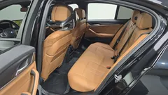 2022 BMW 5-Series 520i M Sport — фото 11