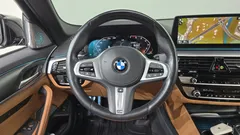 2022 BMW 5-Series 520i M Sport — фото 13