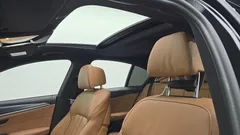2022 BMW 5-Series 520i M Sport — фото 16