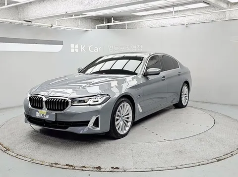 2023 BMW 5-Series 530e Luxury