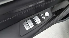 2023 BMW 5-Series 530e Luxury — фото 16