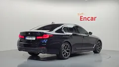 2023 BMW 5-Series 530i M Sport Package — фото 2