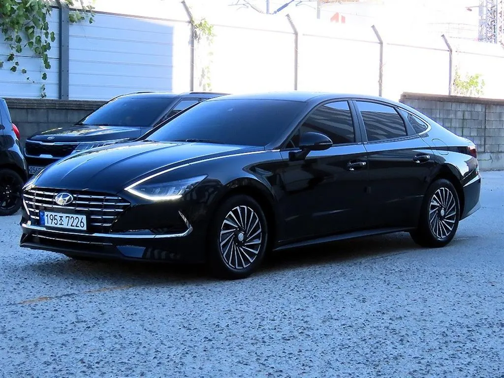 2023 Hyundai Sonata Premium Plus