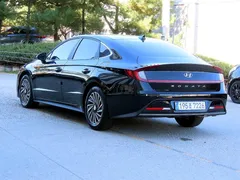 2023 Hyundai Sonata Premium Plus — фото 2