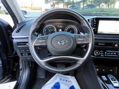 2023 Hyundai Sonata Premium Plus — фото 18