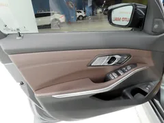2022 BMW 3-Series 320i Touring Luxury — фото 15
