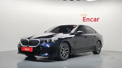 2024 BMW 5-Series 520i M Sport — фото 1