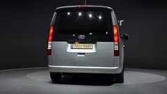 2023 Hyundai Staria Tourer 11-Seater — фото 4