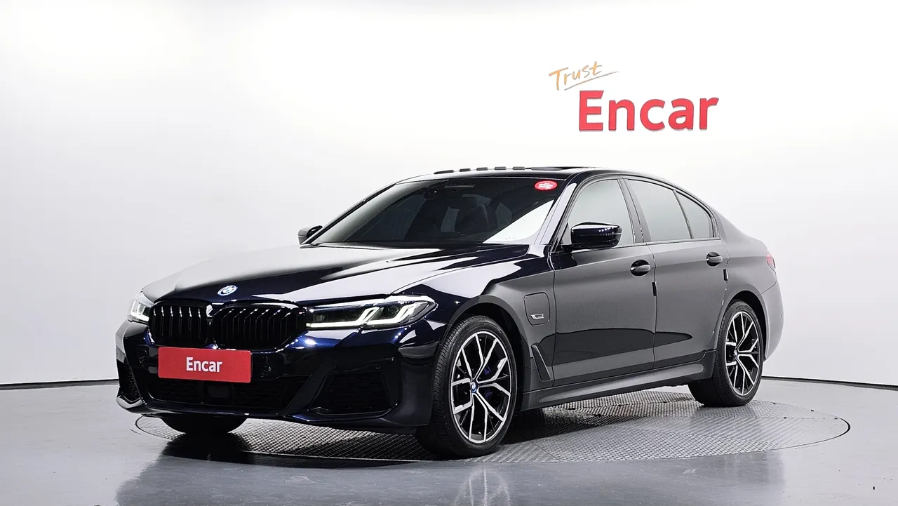 2022 BMW 5-Series 530e M Sport