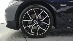 2022 BMW 5-Series 530e M Sport — фото 5