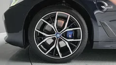 2022 BMW 5-Series 530e M Sport — фото 5