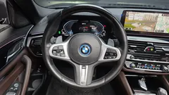 2022 BMW 5-Series 530e M Sport — фото 18