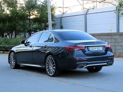 2022 Mercedes-Benz E-Class E350 4MATIC AMG Line — фото 3