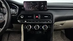 2022 Genesis G70 Gasoline 2.0T 4WD — фото 14