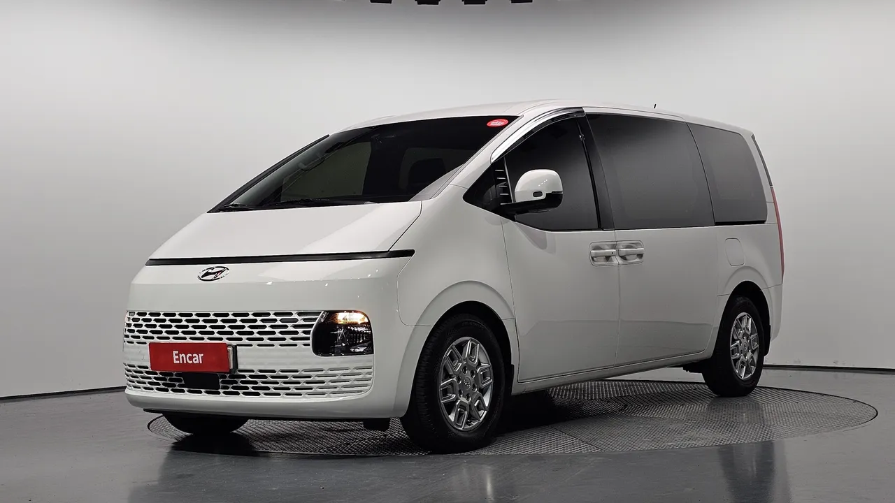 2023 Hyundai Staria Cargo 5-Seater