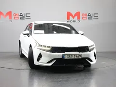 2022 Kia K5 Signature — фото 2