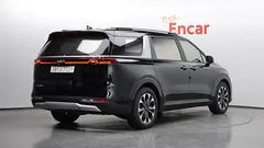 2023 Kia Carnival Diesel 9-Seater Prestige — фото 2