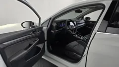 2023 Volkswagen Golf 2.0 TDI Prestige — фото 10