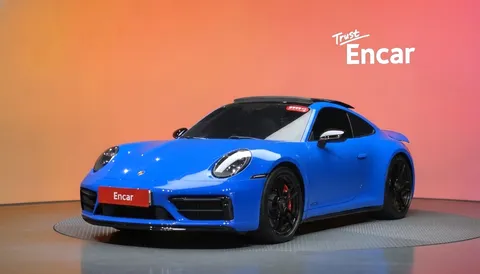 2022 Porsche 911 Carrera 4 GTS
