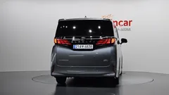 2024 Toyota Alphard 2.5 HEV Executive AWD — фото 4