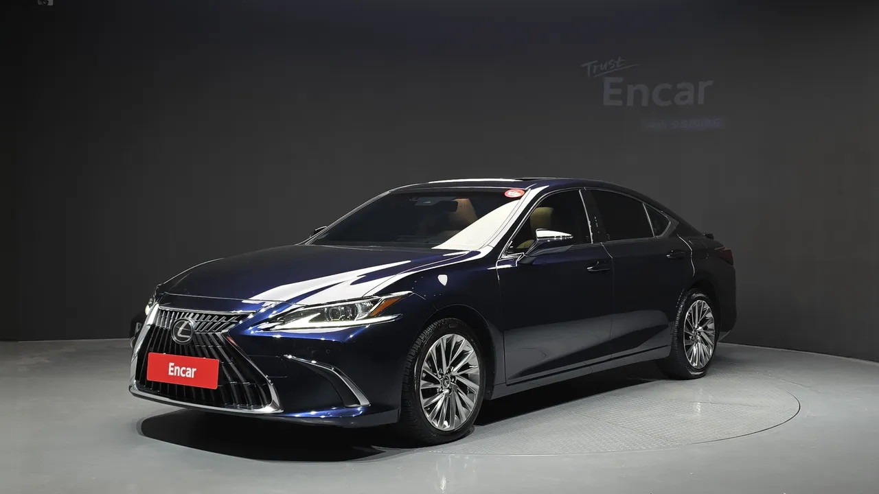 2023 Lexus ES Luxury Plus