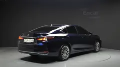 2023 Lexus ES Luxury Plus — фото 2