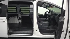 2023 Hyundai Staria Cargo 3-Seater — фото 13