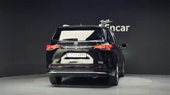 2022 Toyota Sienna 2.5 Hybrid 2WD — фото 4