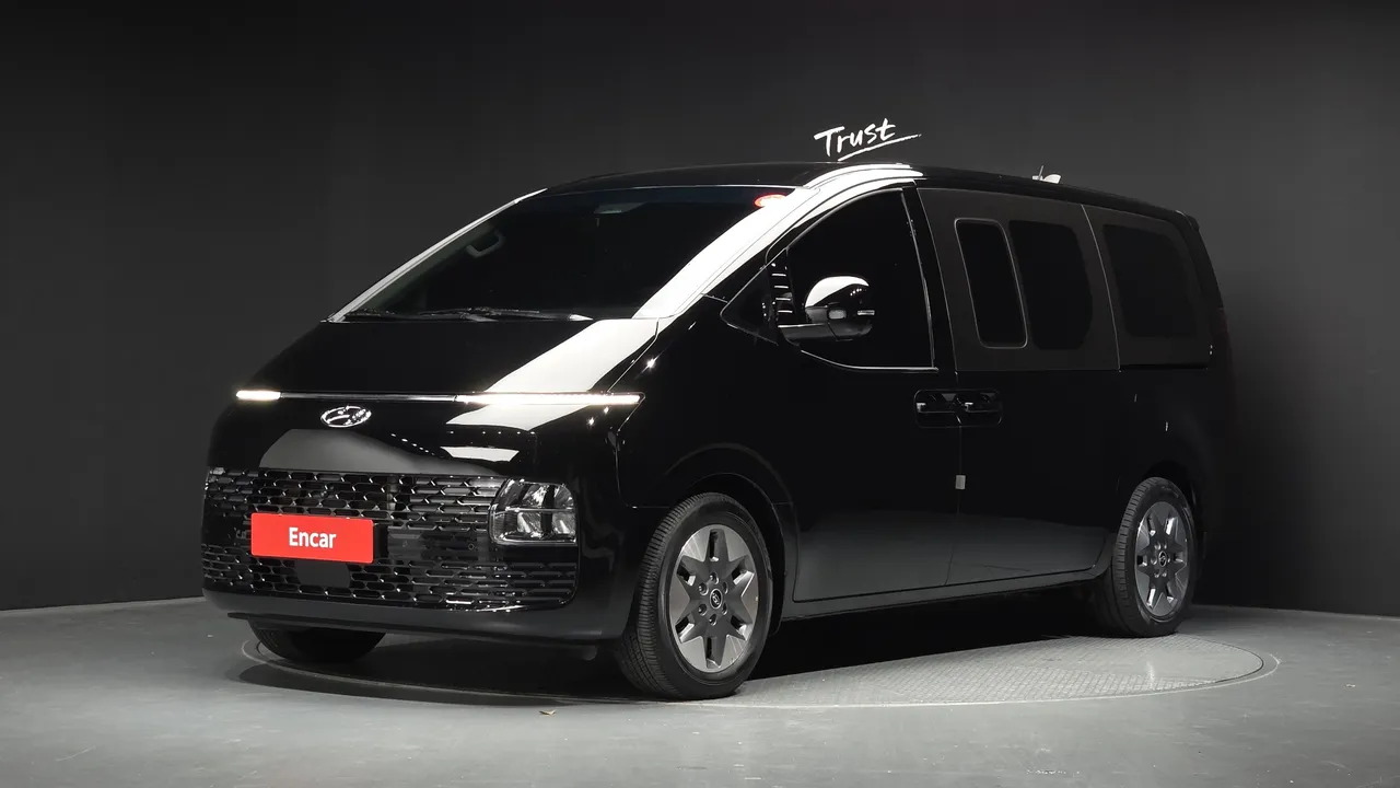 2024 Hyundai Staria Tourer 11-Seater