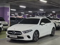 2022 Mercedes-Benz A-Class A200d Sedan — фото 2