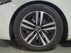 2022 Mercedes-Benz A-Class A200d Sedan — фото 5