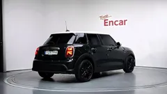 2023 Mini Cooper 5Door Resolute Edition — фото 2