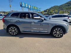 2022 Volvo XC60 B6 Inscirtion — фото 4
