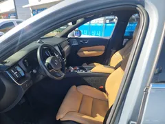 2022 Volvo XC60 B6 Inscirtion — фото 9