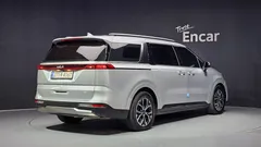 2023 Kia Carnival Diesel 9-Seater Noblesse — фото 2