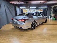 2022 Lexus LS 3.5 Luxury AWD — фото 2