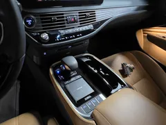 2022 Lexus LS 3.5 Luxury AWD — фото 9