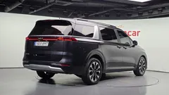 2023 Kia Carnival Diesel 9-Seater Prestige — фото 2