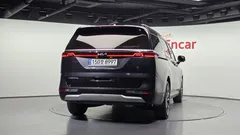 2023 Kia Carnival Diesel 9-Seater Prestige — фото 4