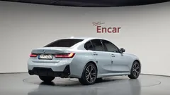 2023 BMW 3-Series 320i M Sport — фото 2