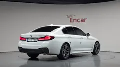 2023 BMW 5-Series 520i M Sport — фото 2