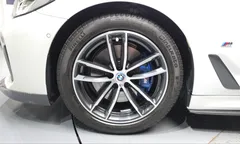 2023 BMW 5-Series 520i M Sport — фото 5