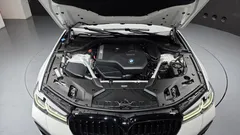 2023 BMW 5-Series 520i M Sport — фото 6