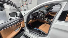 2023 BMW 5-Series 520i M Sport — фото 10