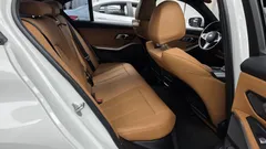 2023 BMW 3-Series 320i M Sport — фото 12