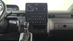 2022 Hyundai Staria 4WD Tourer 9-Seater — фото 17