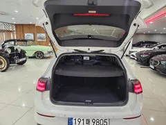 2023 Volkswagen Golf 2.0 TDI Prestige — фото 17