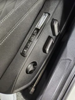 2023 Volkswagen Golf 2.0 TDI Prestige — фото 18