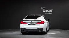 2023 BMW 5-Series 520i M Sport — фото 4
