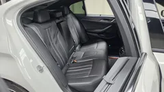2023 BMW 5-Series 520i M Sport — фото 12